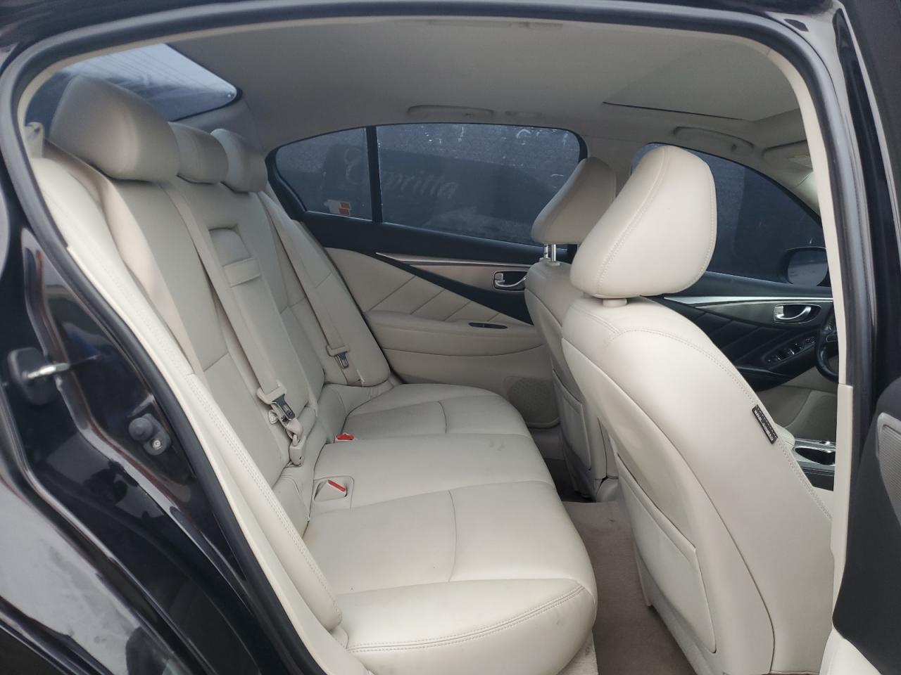 2015 Infiniti Q50 - Image 10