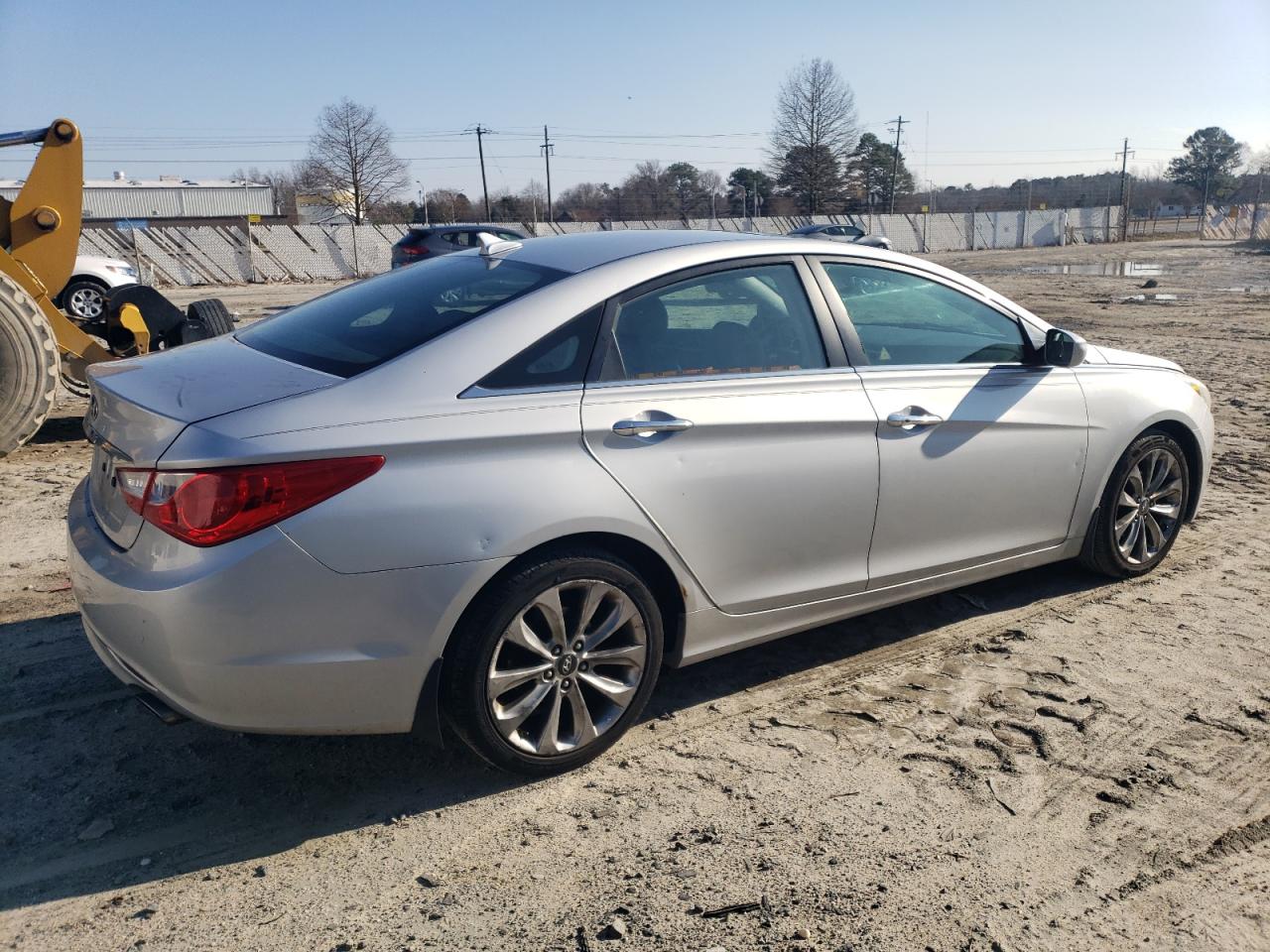 2011 Hyundai Sonata - Image 3