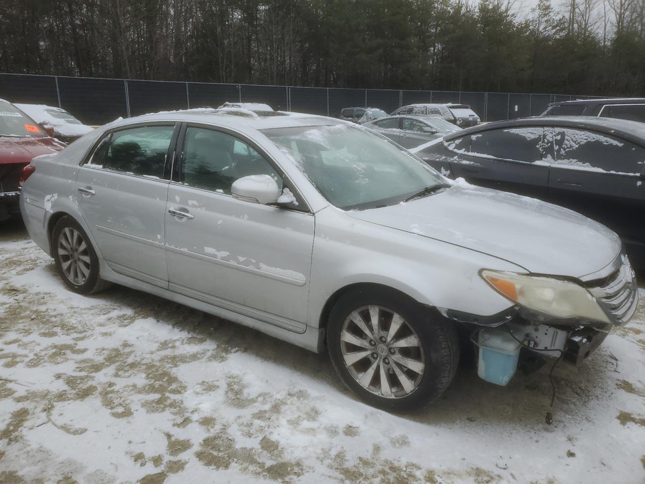 2011 Toyota Avalon - Image 4