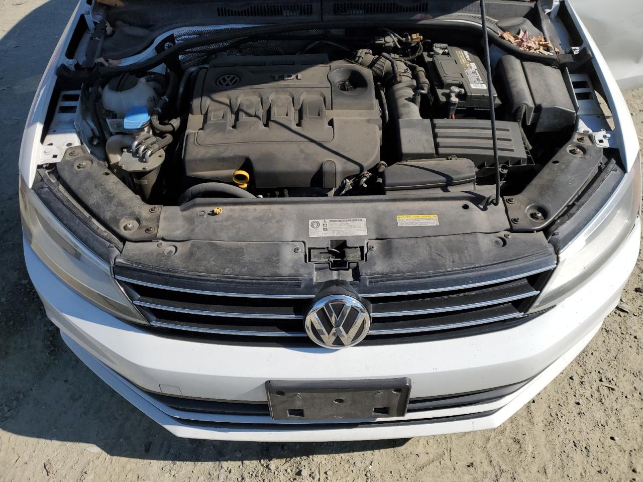 2015 Volkswagen Jetta - Image 11