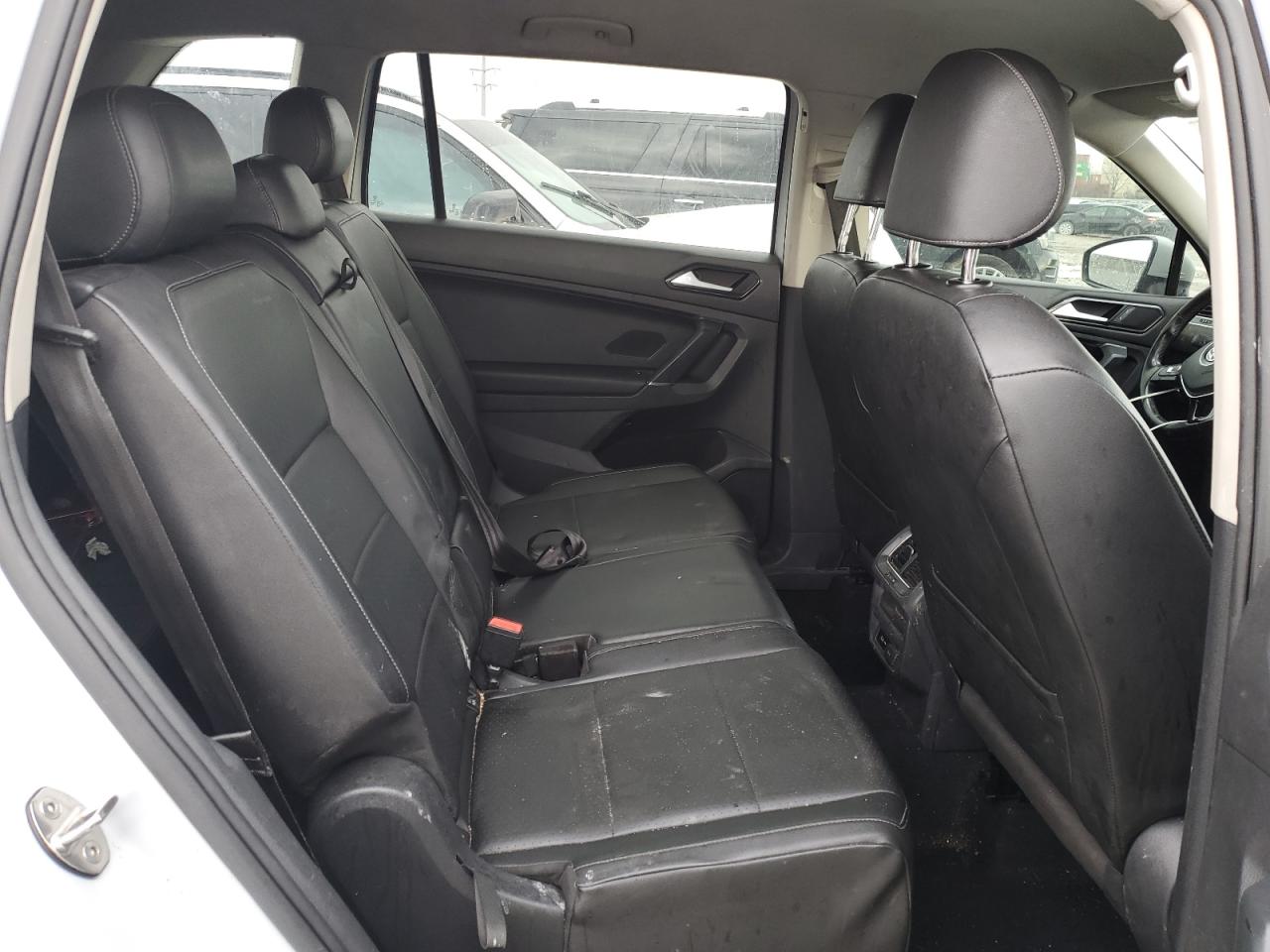 2018 Volkswagen Tiguan - Image 11