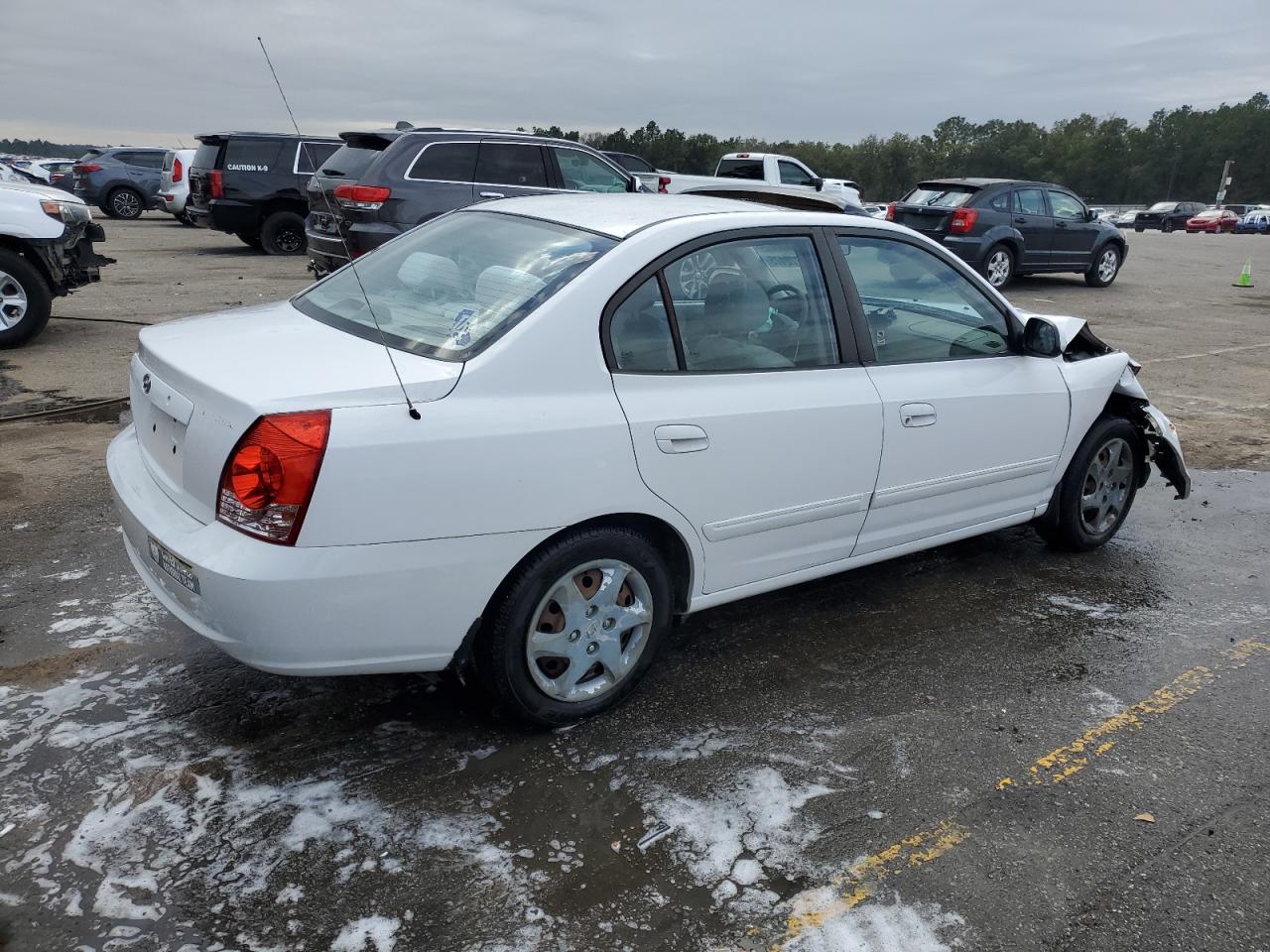 2005 Hyundai Elantra - Image 3