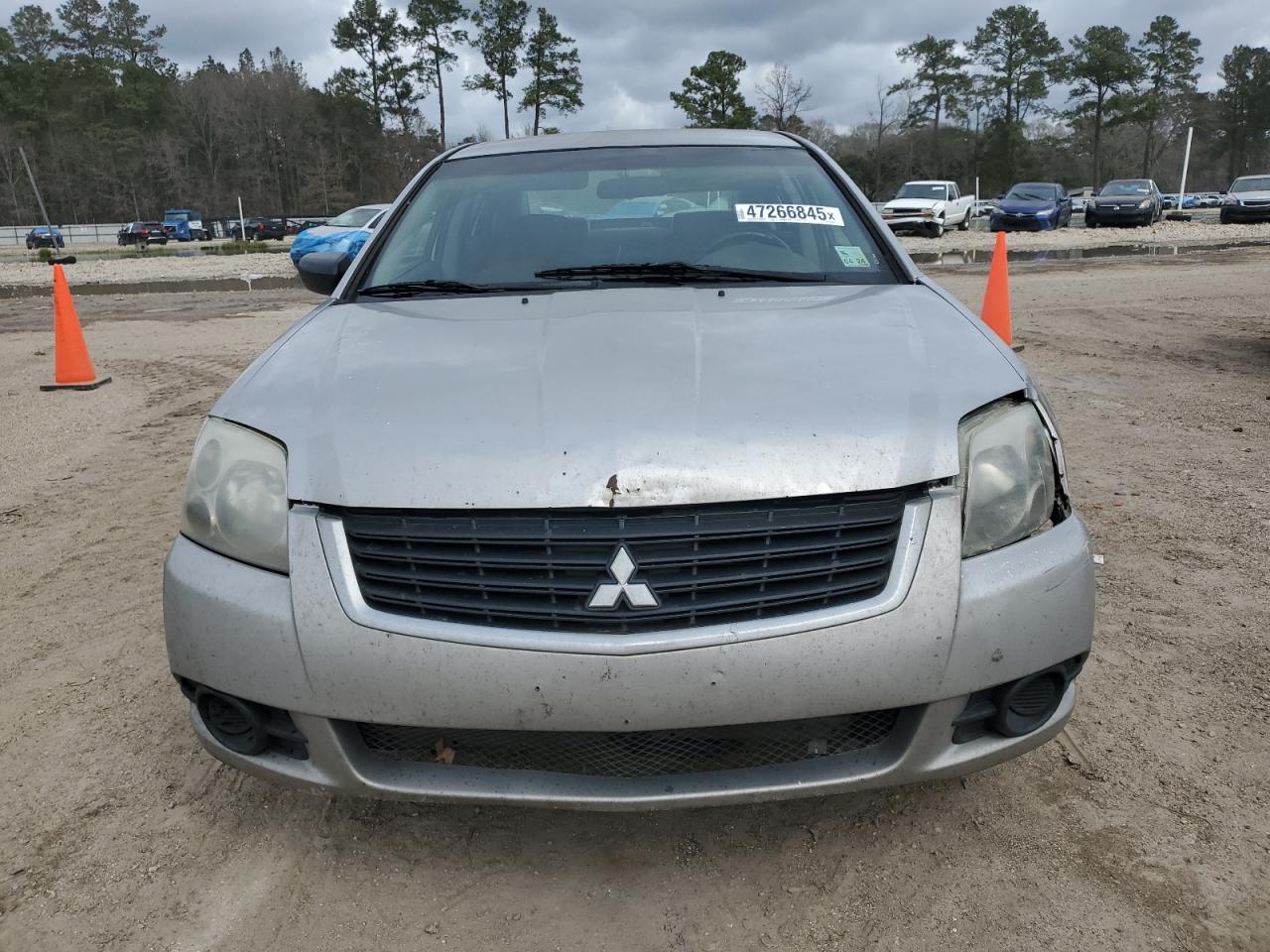 2009 Mitsubishi Galant - Image 5