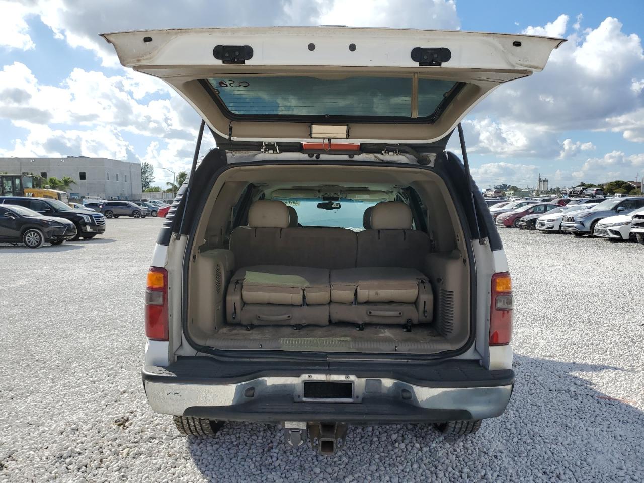 2001 Chevrolet Tahoe - Image 6