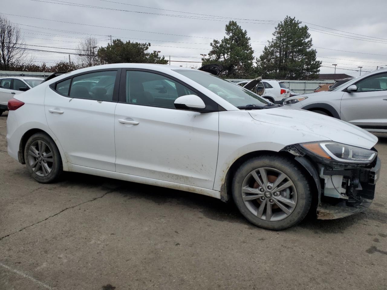 2017 Hyundai Elantra - Image 4