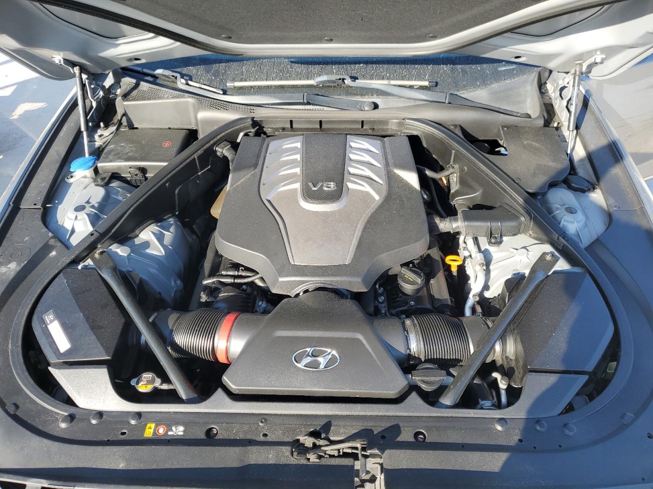 2015 Hyundai Genesis - Image 11