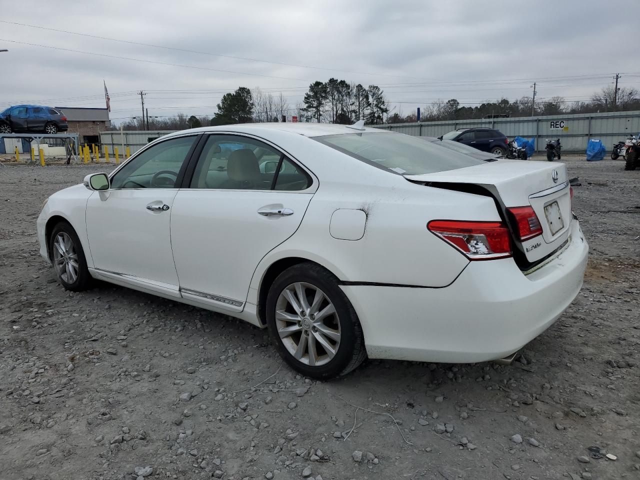 2010 Lexus ES - Image 2