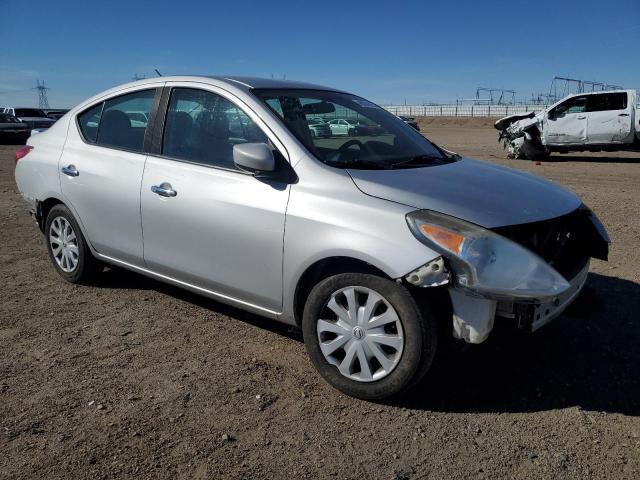  NISSAN VERSA 2016 Серебристый