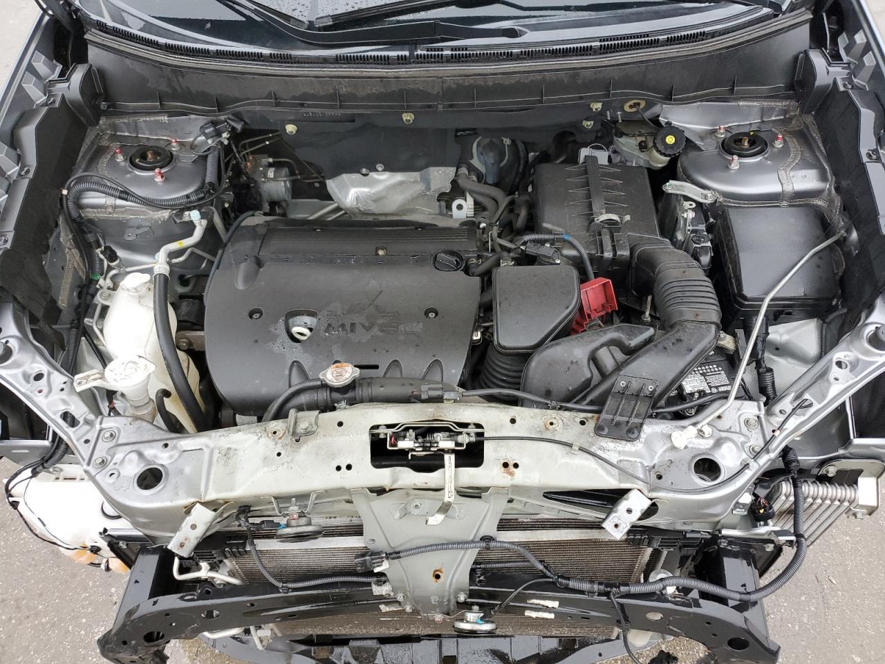 2018 Mitsubishi Outlander - Image 12