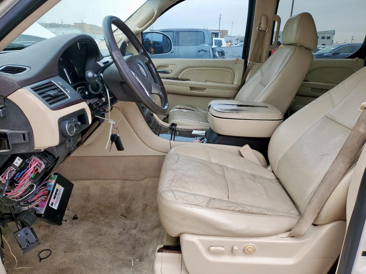 2008 Cadillac Escalade - Image 7