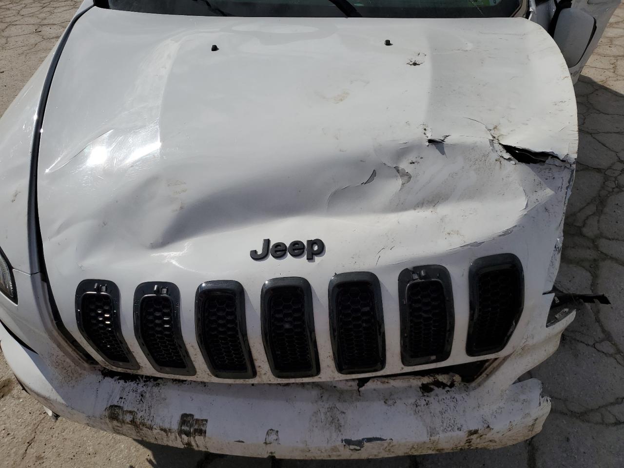 2016 Jeep Grand Cherokee - Image 13