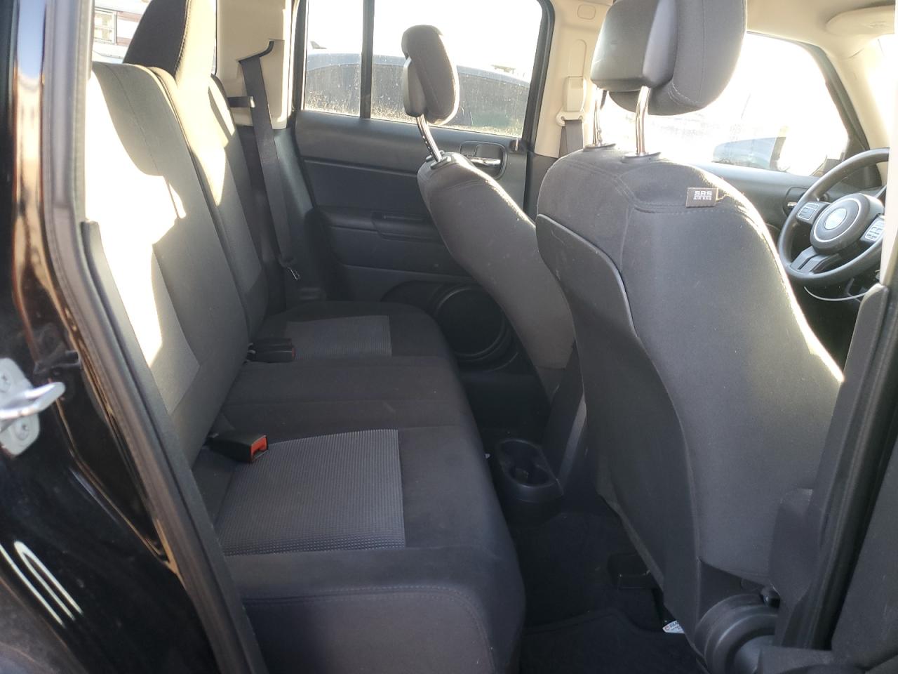 2014 Jeep Liberty (Patriot) - Image 11