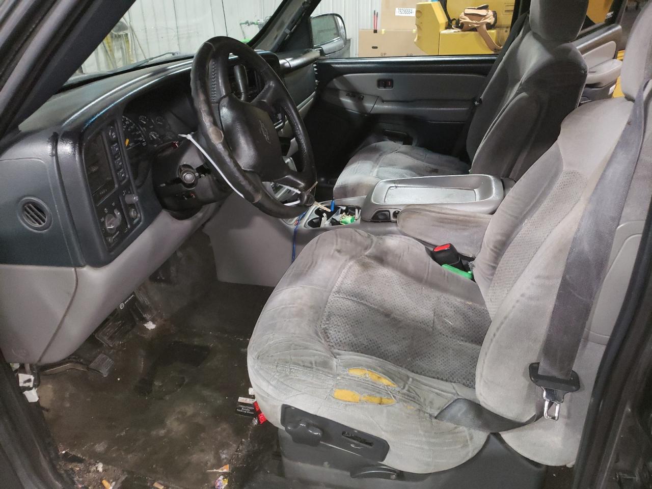 2001 Chevrolet Suburban - Image 7