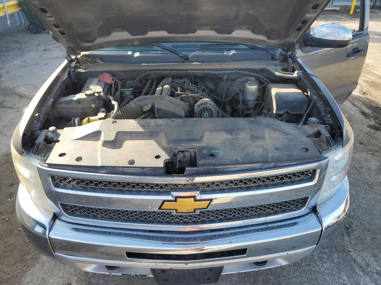 2013 Chevrolet Silverado - Image 13