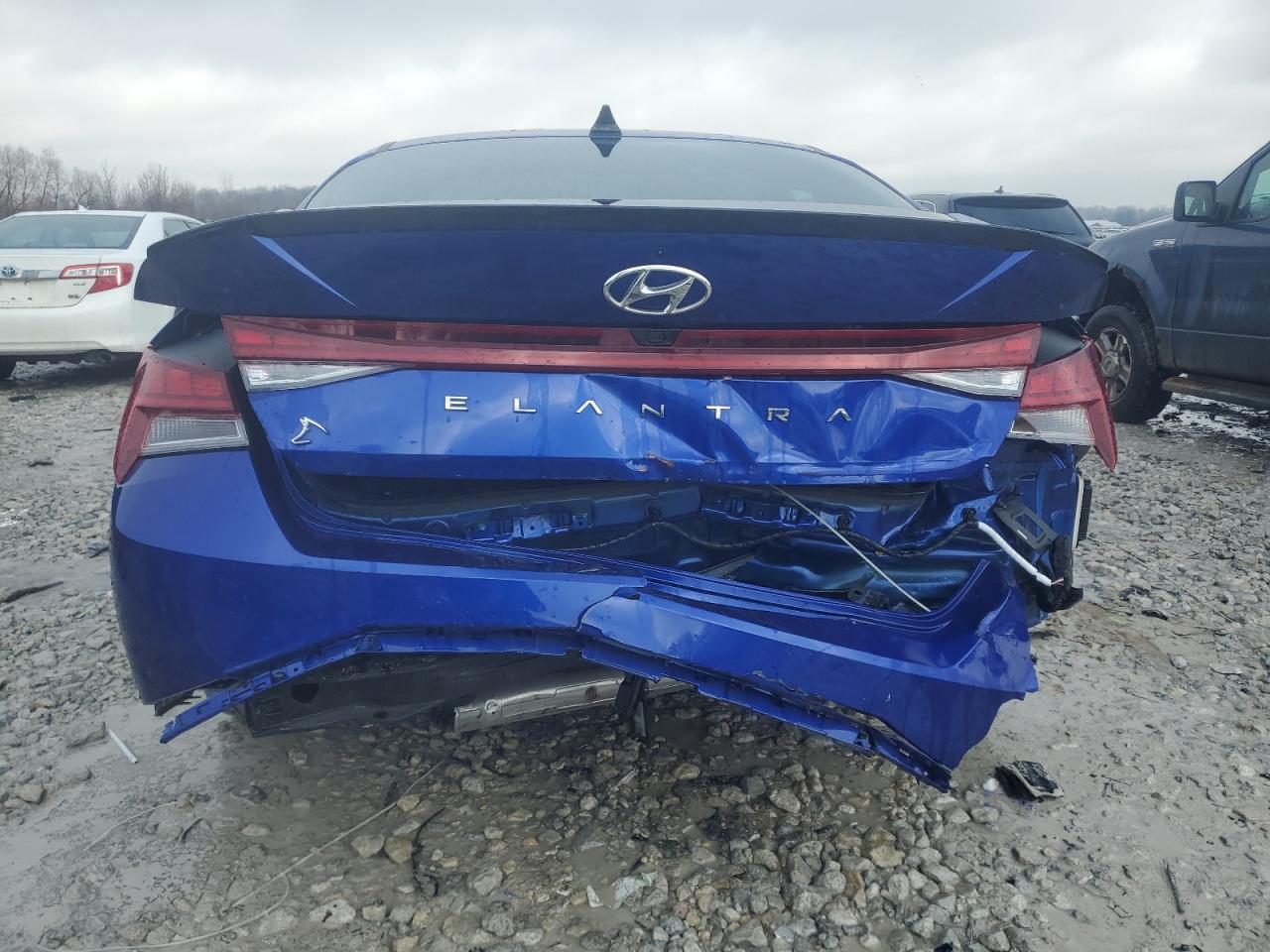 2023 Hyundai Elantra - Image 6