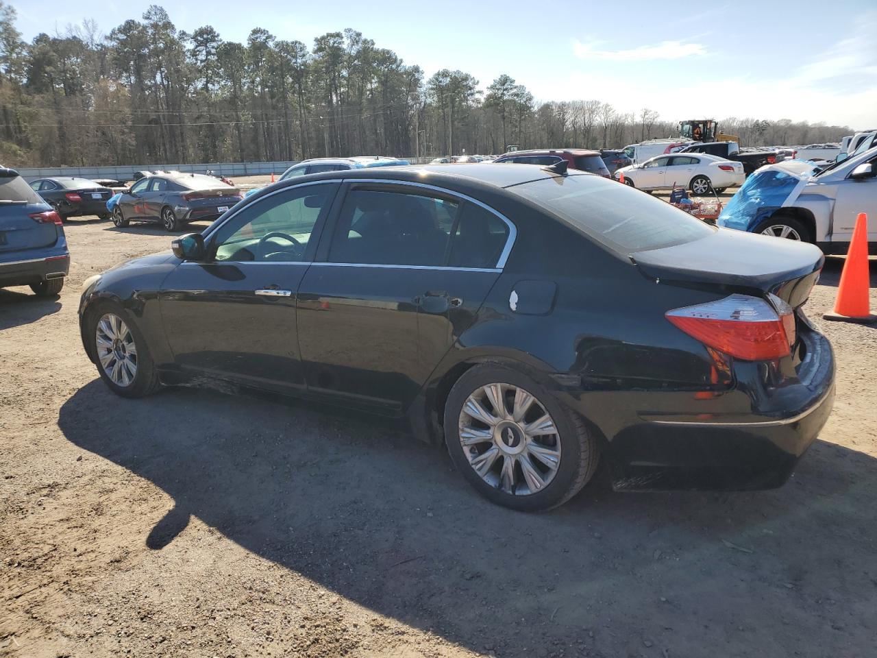 2009 Hyundai Genesis - Image 2