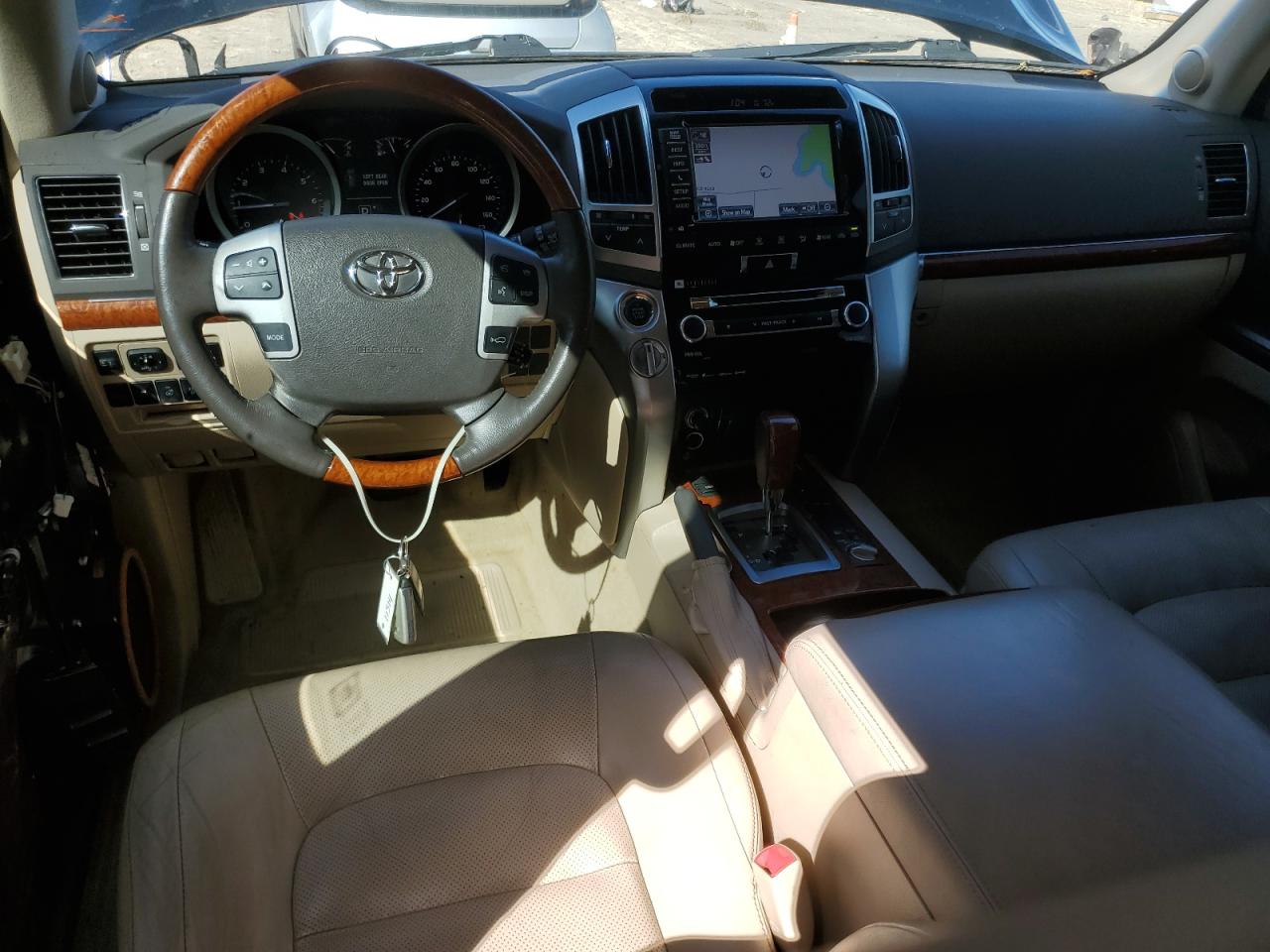 2014 Toyota Land Cruiser - Image 8