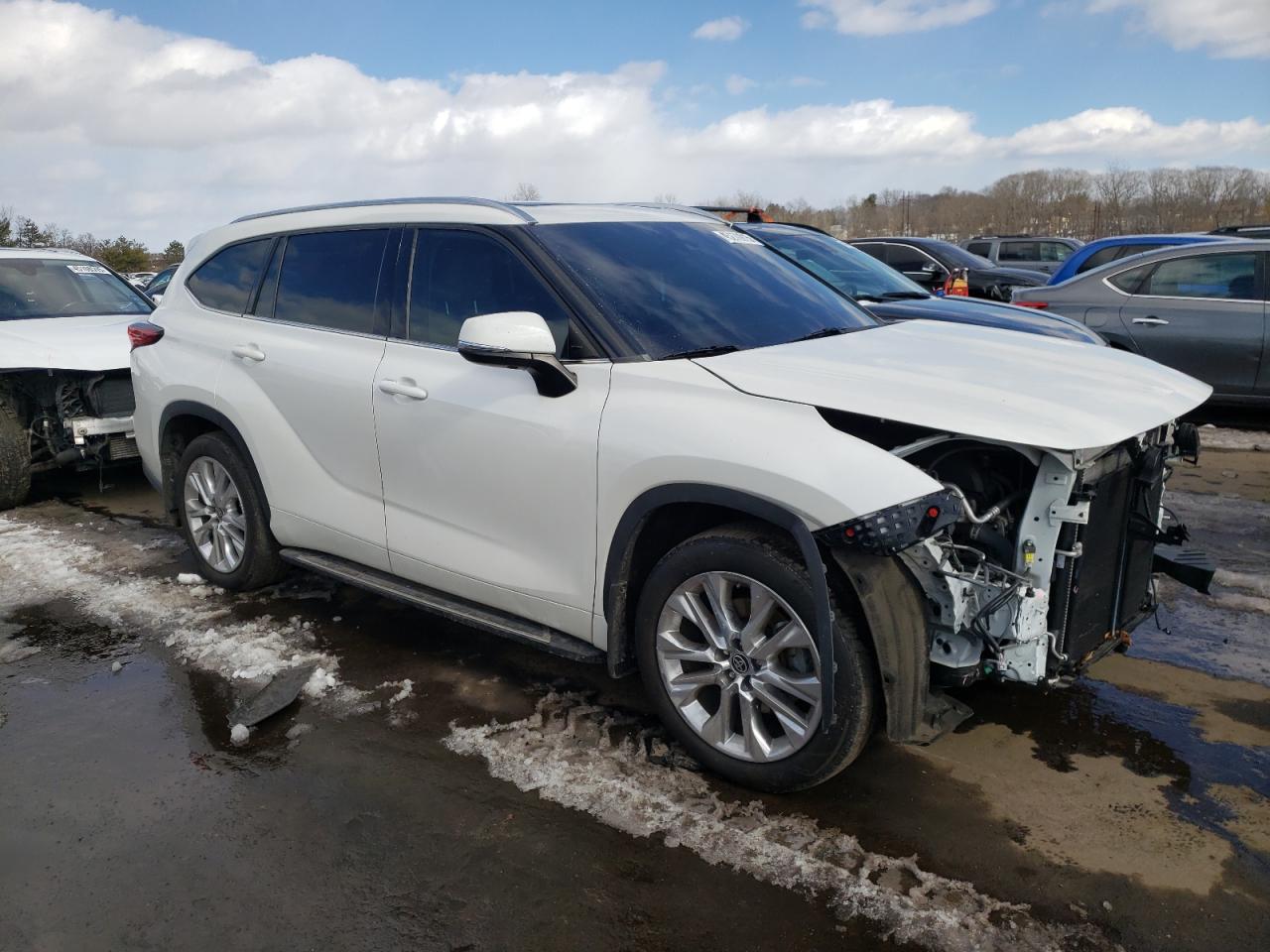2020 Toyota Highlander - Image 4