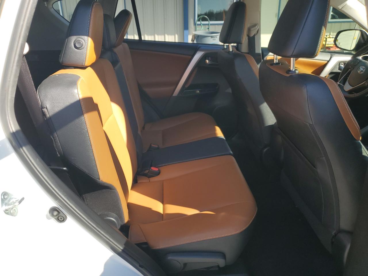 2016 Toyota RAV 4 - Image 10