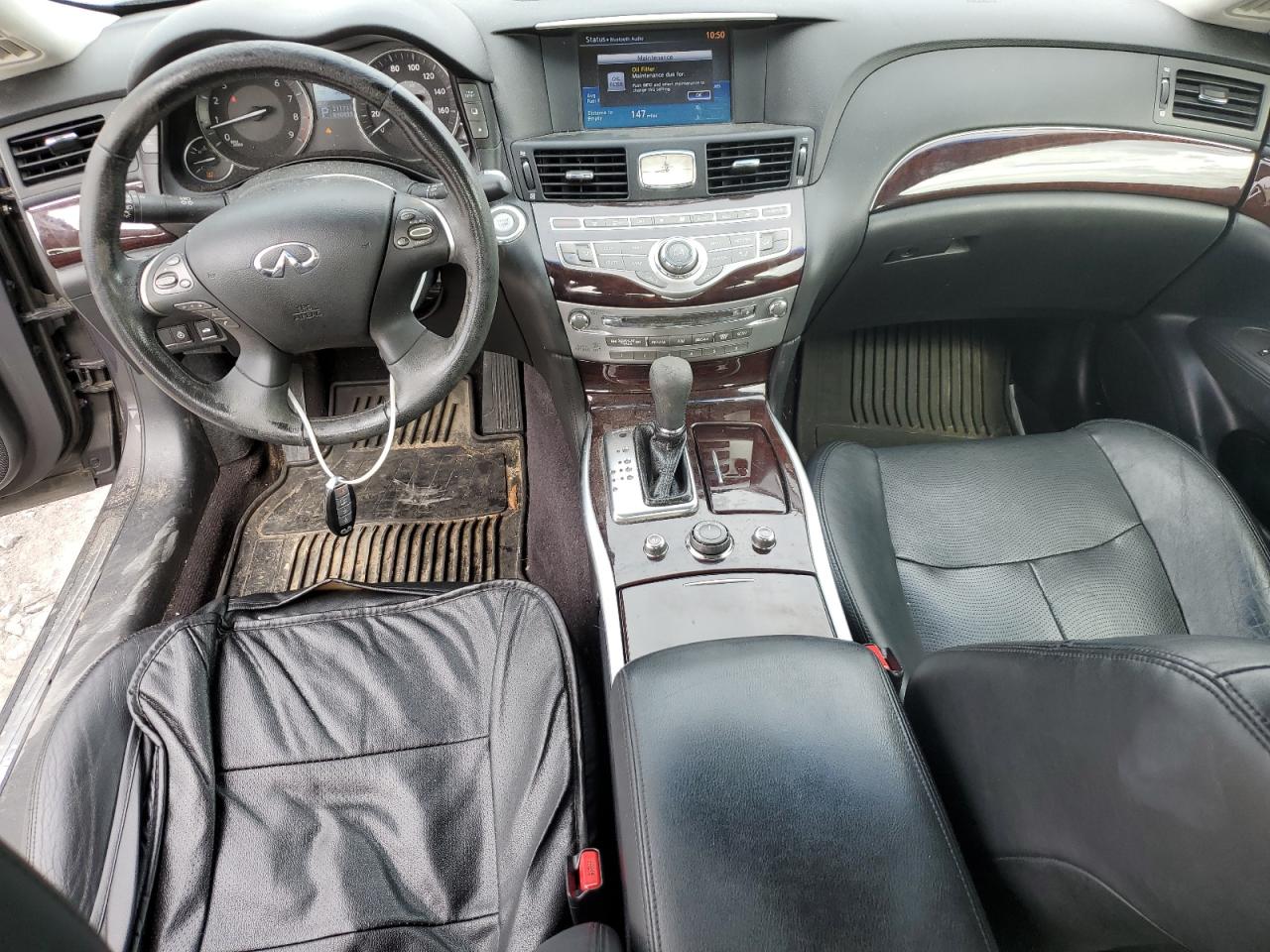 2011 Infiniti M - Image 8