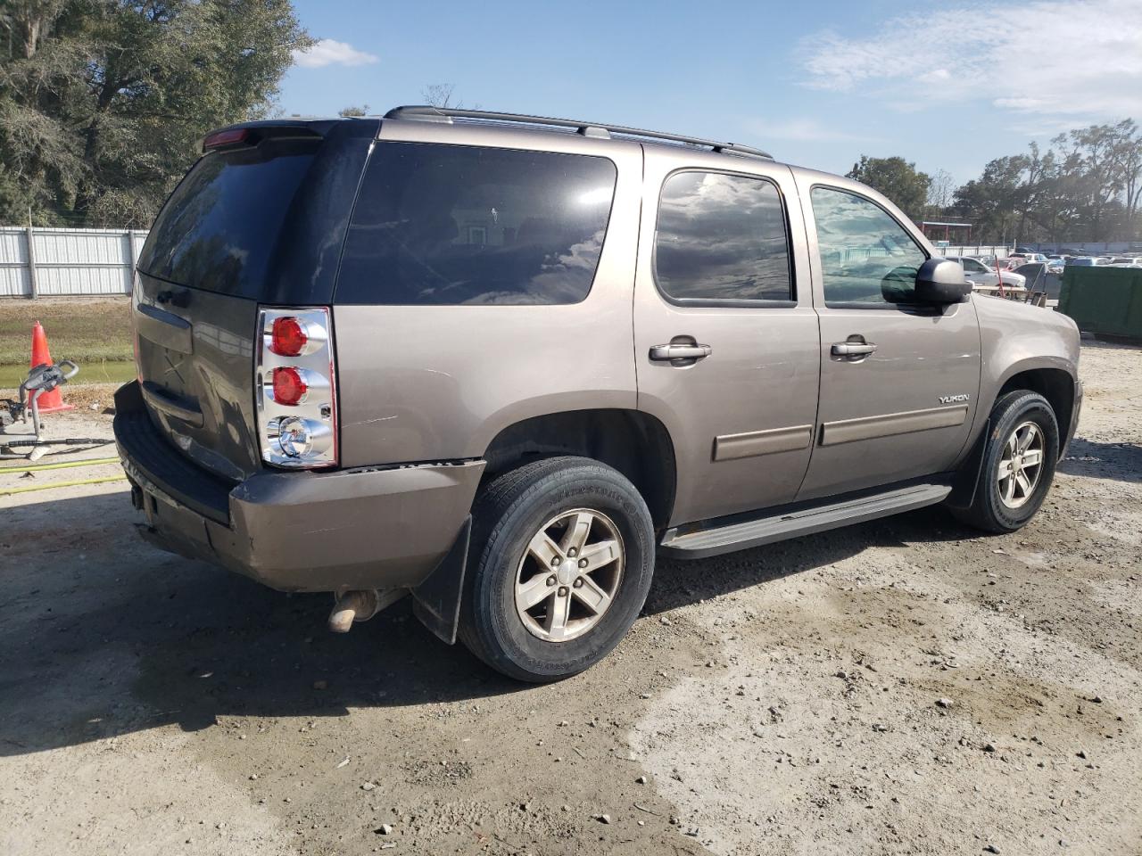 2011 GMC Yukon - Image 3