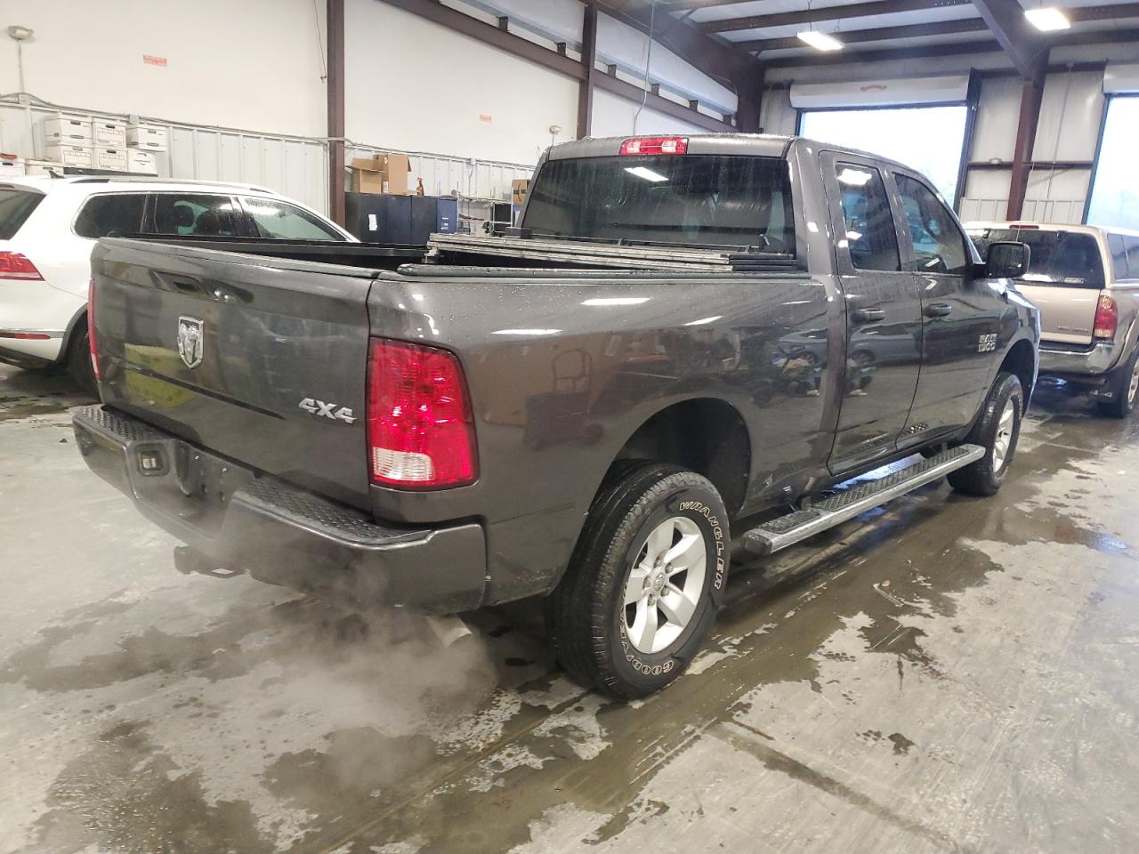 2016 RAM 1500 - Image 3