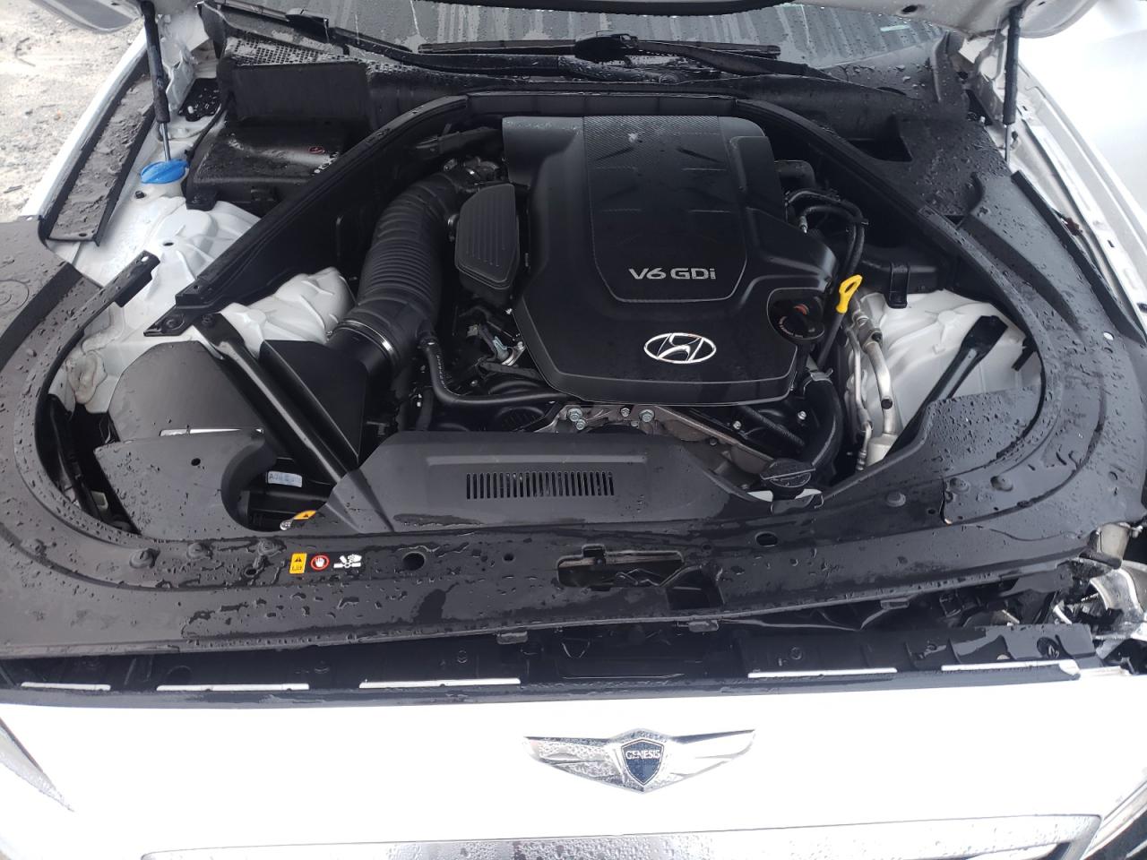 2015 Hyundai Genesis - Image 11