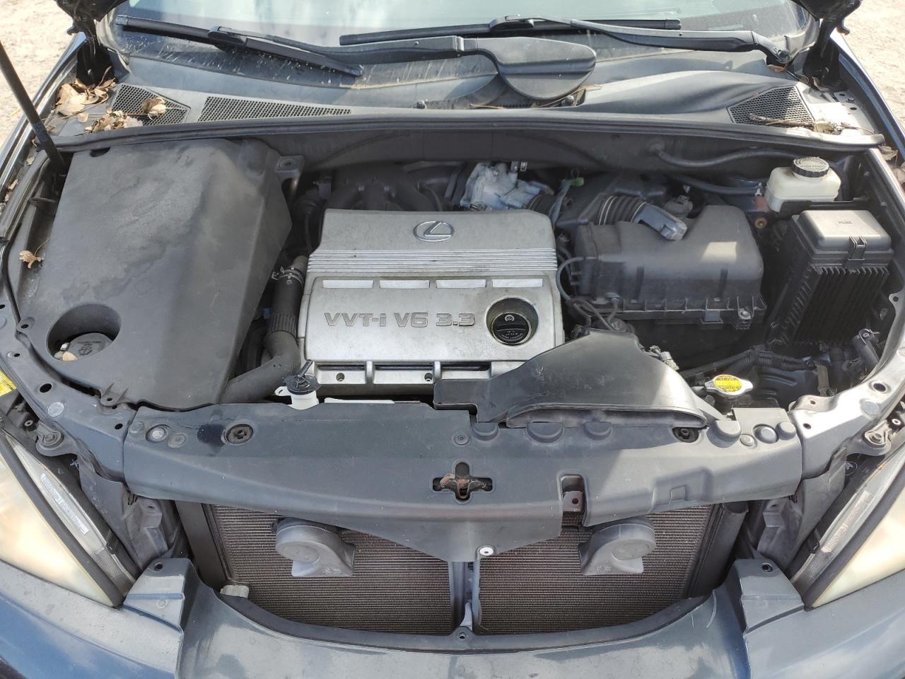 2005 Lexus RX - Image 12