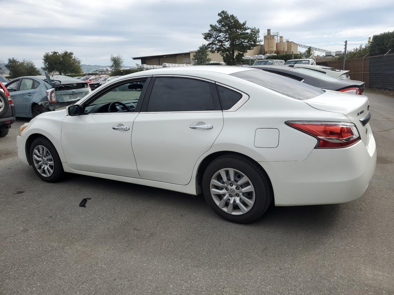 2015 Nissan Altima - Image 2