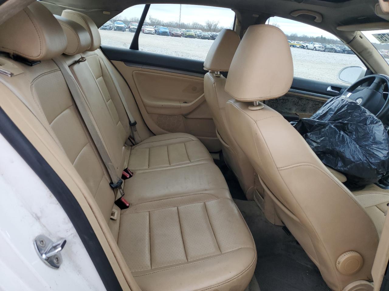 2009 Volkswagen Jetta - Image 10