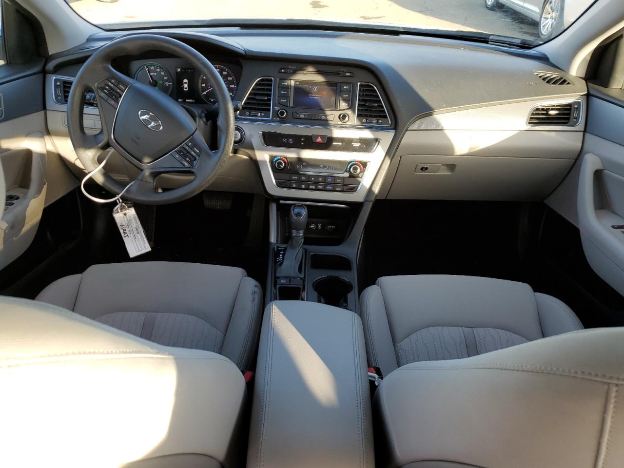 2016 Hyundai Sonata - Image 8