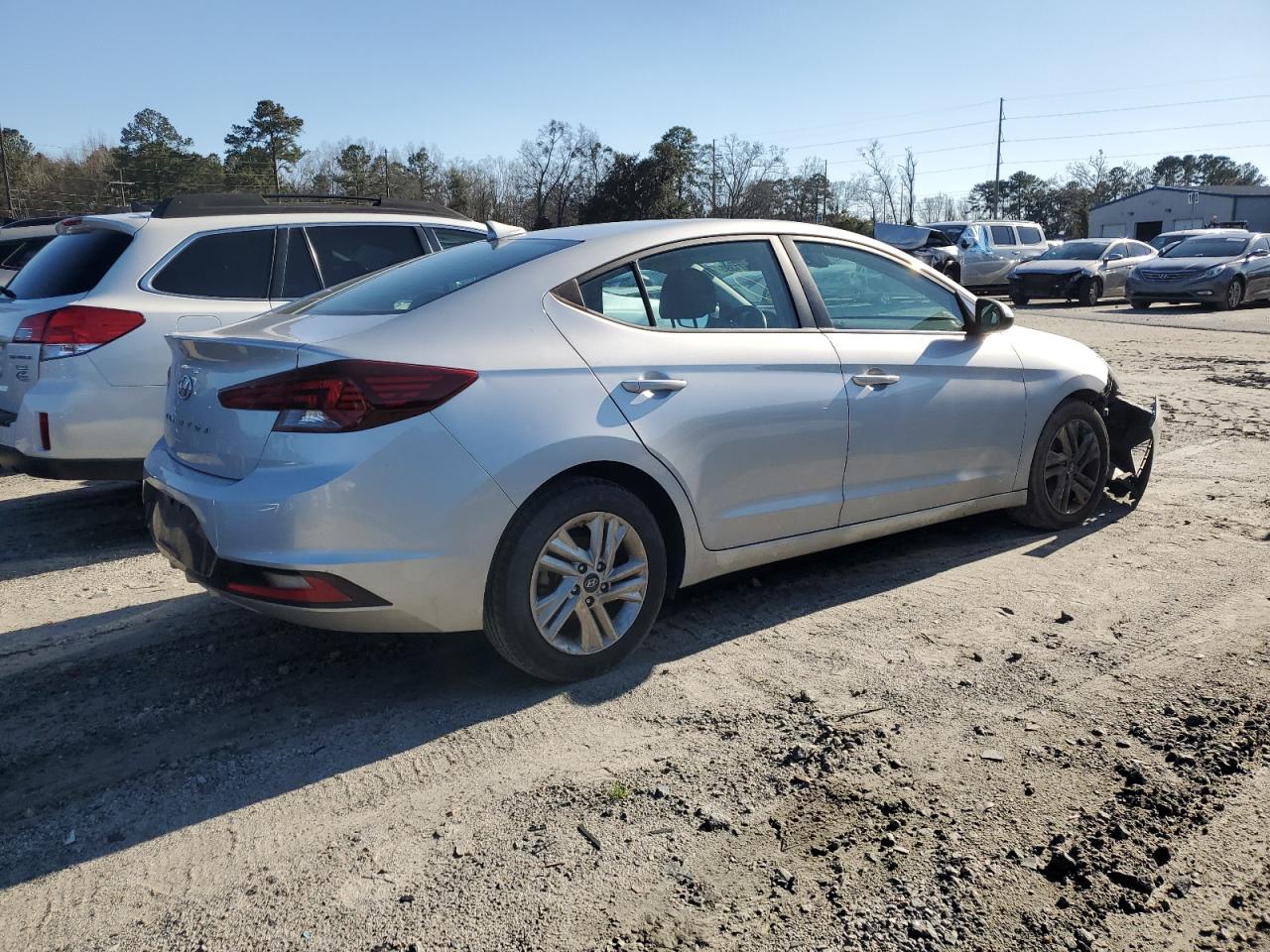 2020 Hyundai Elantra - Image 3