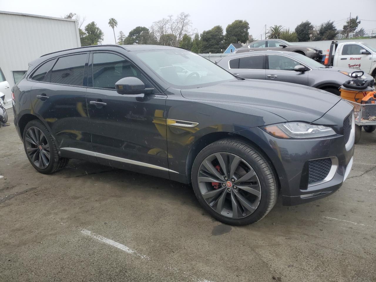 2018 Jaguar F-Pace - Image 4