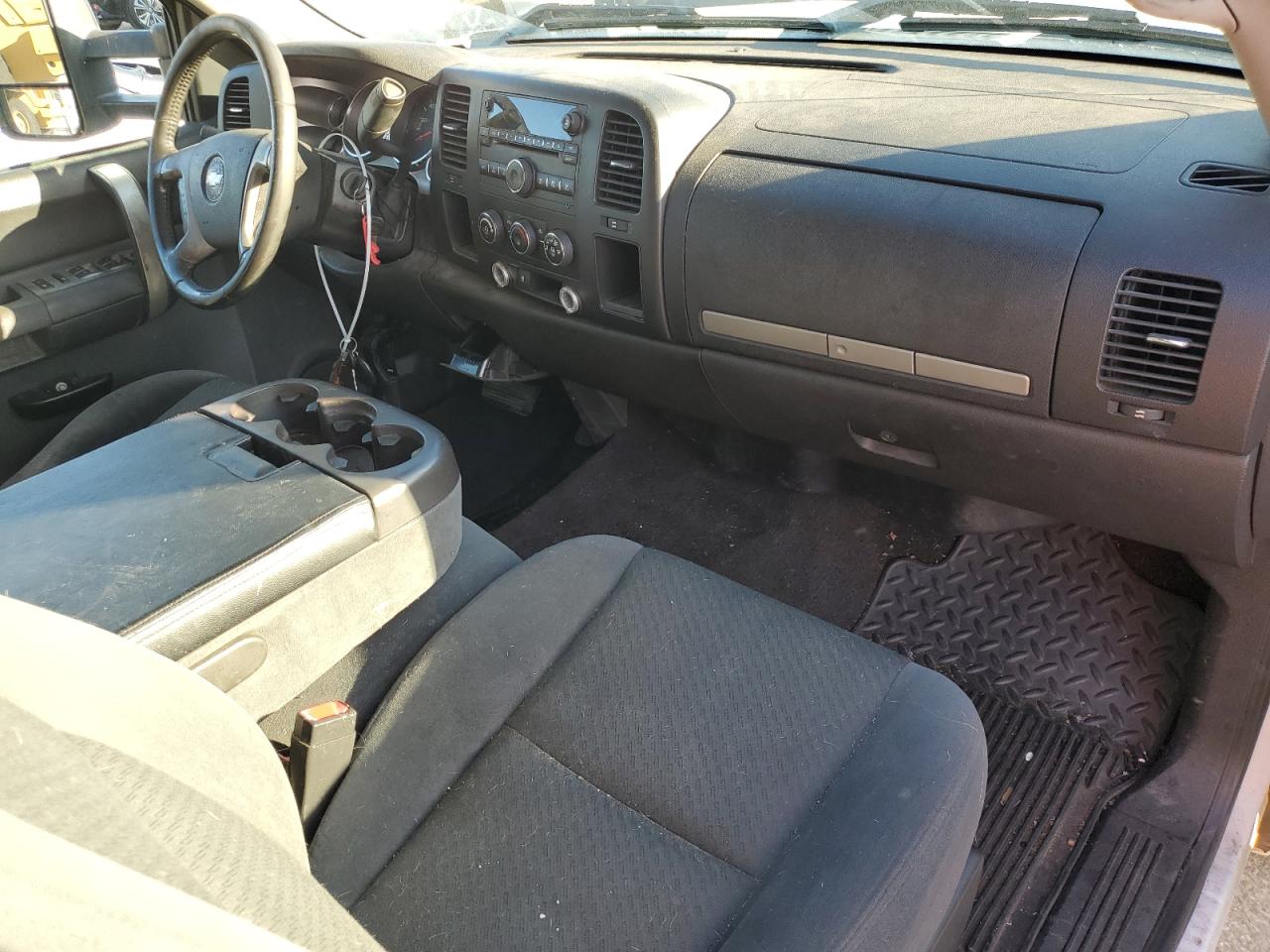 2009 Chevrolet Silverado - Image 8