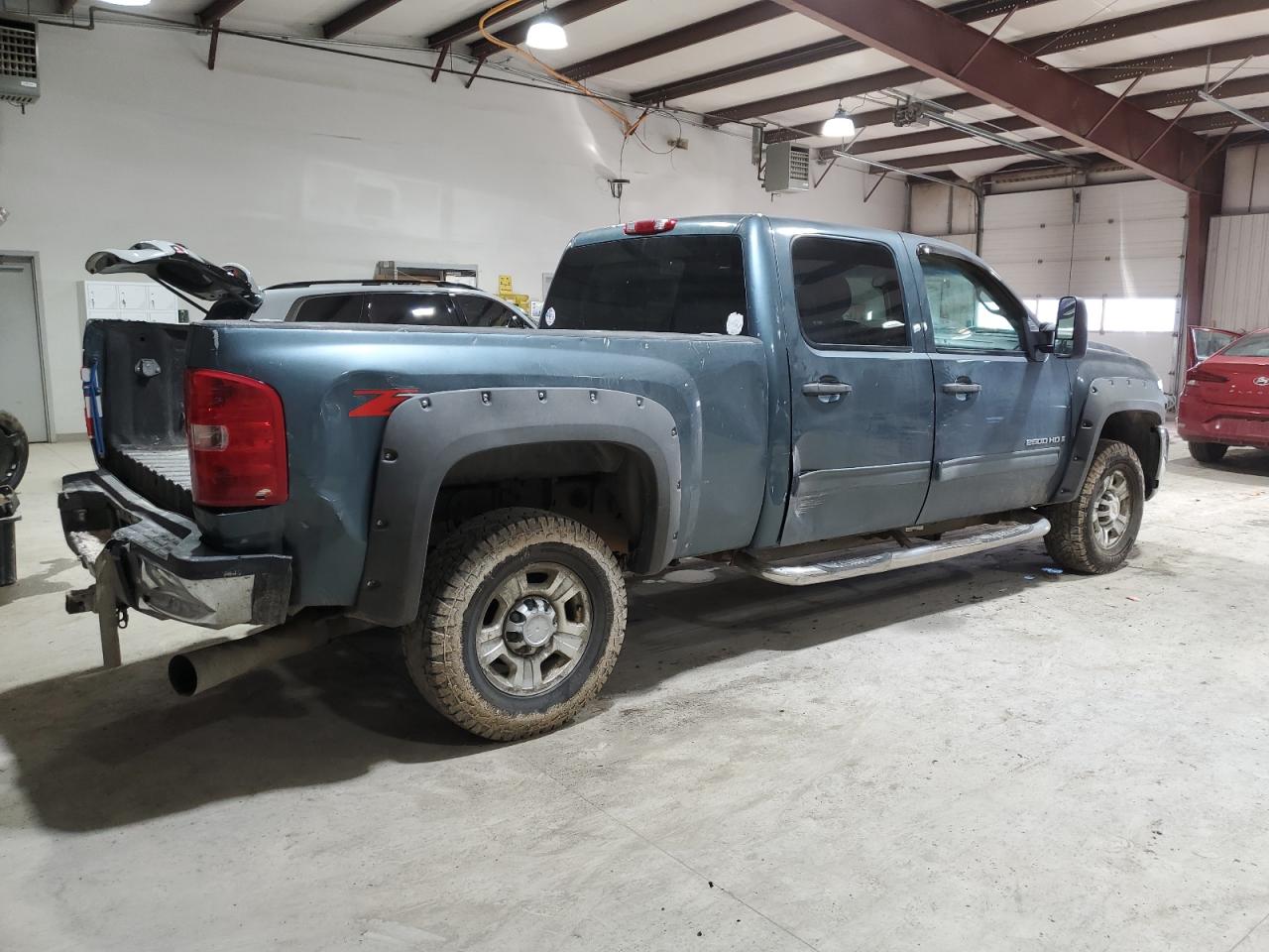 2009 Chevrolet Silverado - Image 3