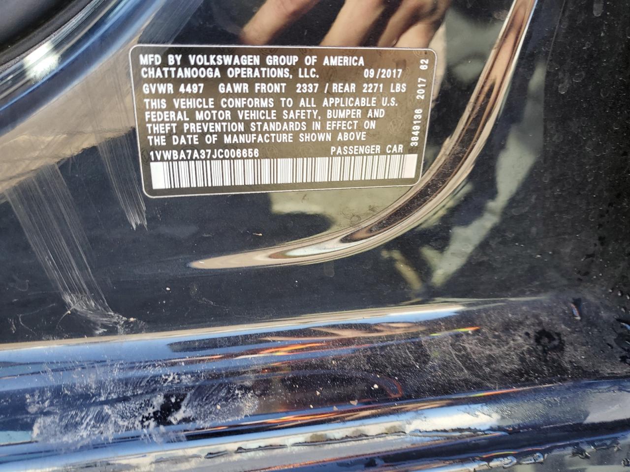 2018 Volkswagen Passat - Image 13
