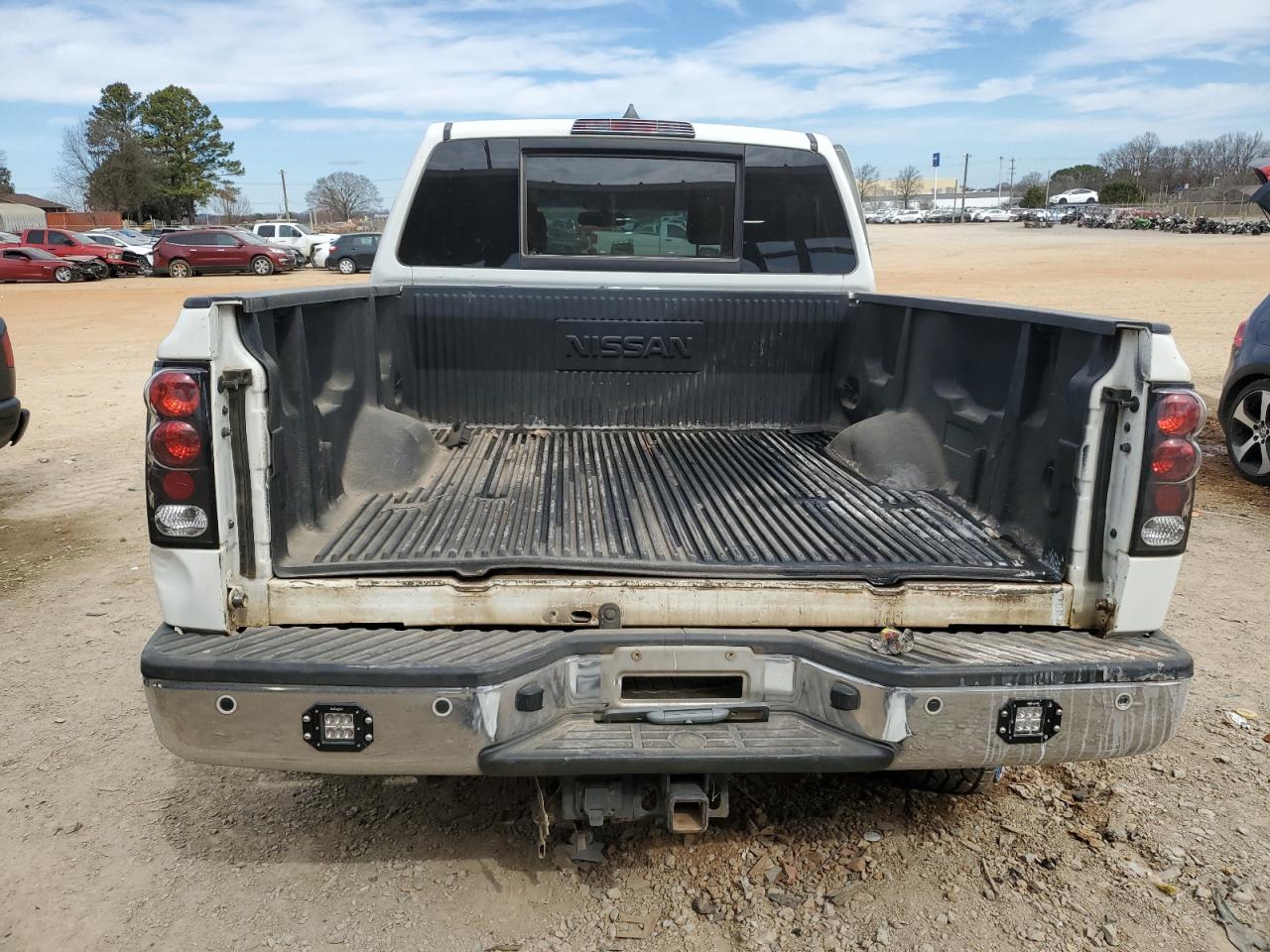 2012 Nissan Titan - Image 6