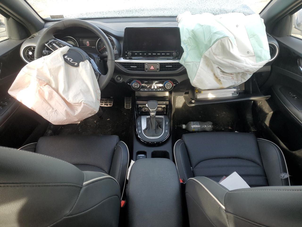 2023 Kia Forte - Image 8