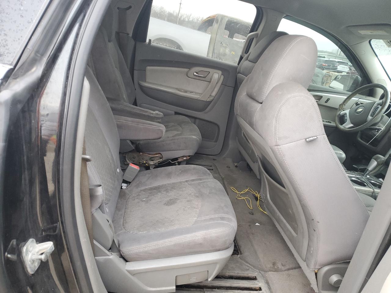 2010 Chevrolet Traverse - Image 11