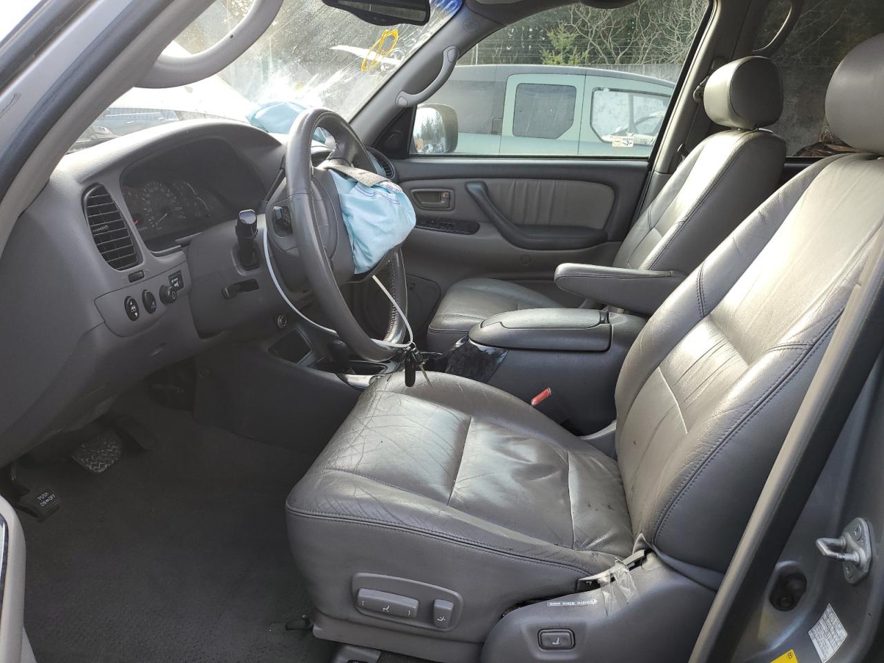2003 Toyota Sequoia - Image 7