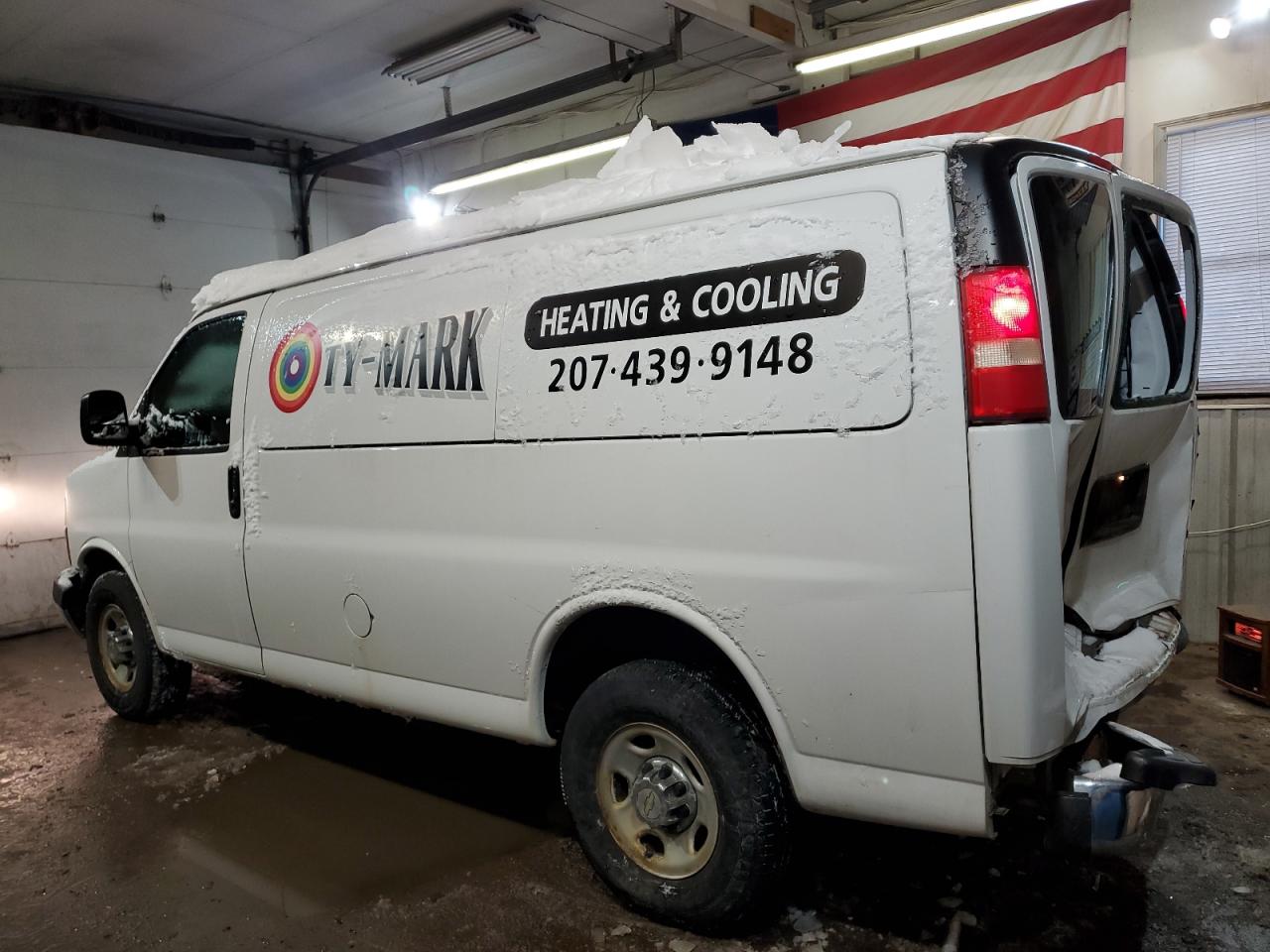 2014 Chevrolet Express - Image 2