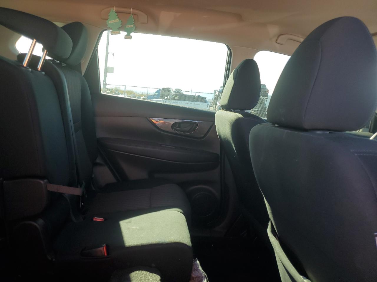 2020 Nissan Rogue - Image 11