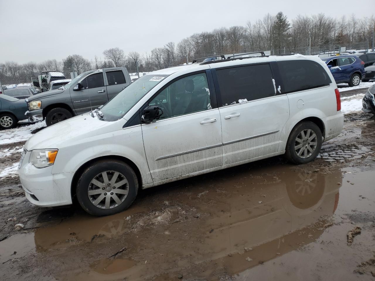 2016 Chrysler Town & Country - Image 1