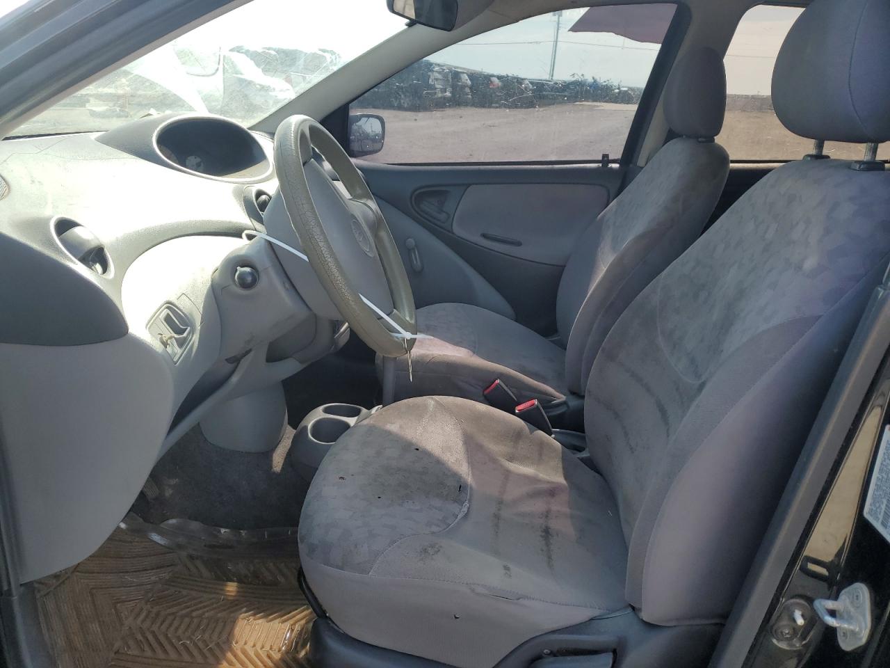 2000 Toyota Echo - Image 7