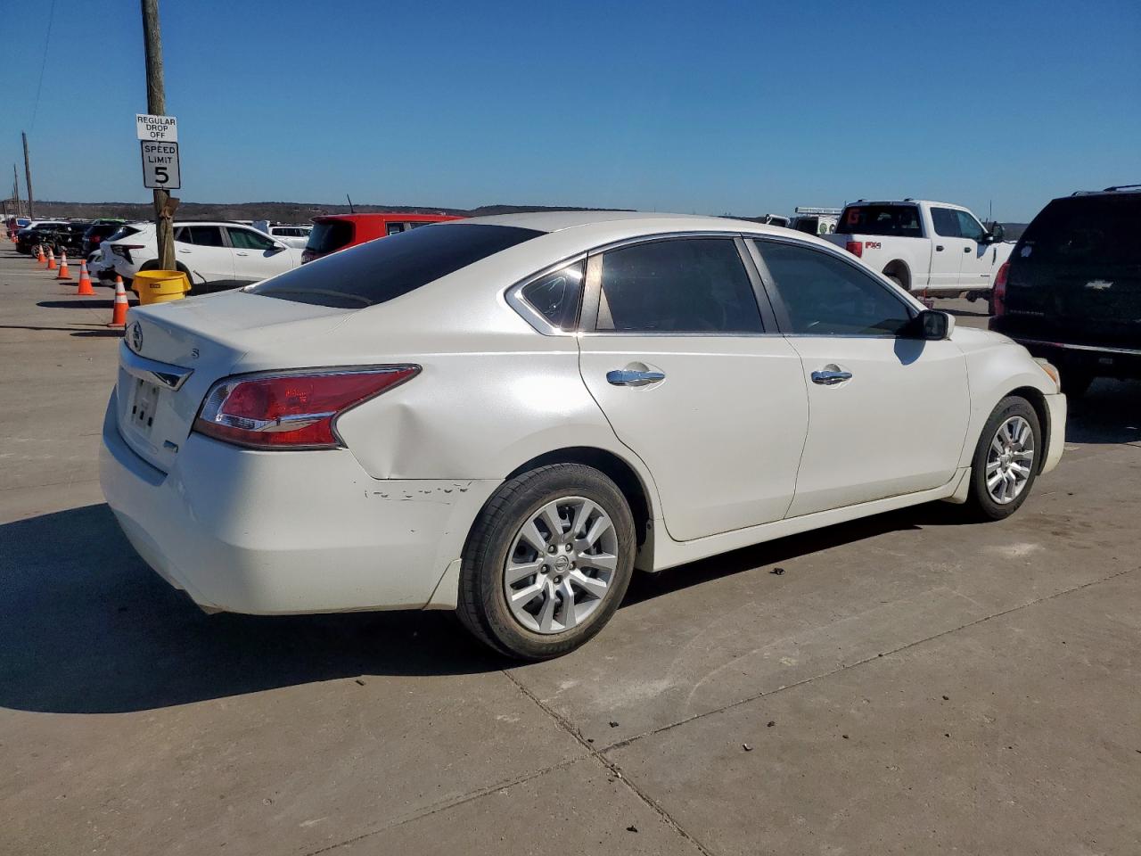 2014 Nissan Altima - Image 3
