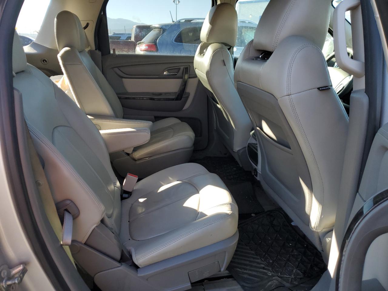 2017 GMC Acadia - Image 11