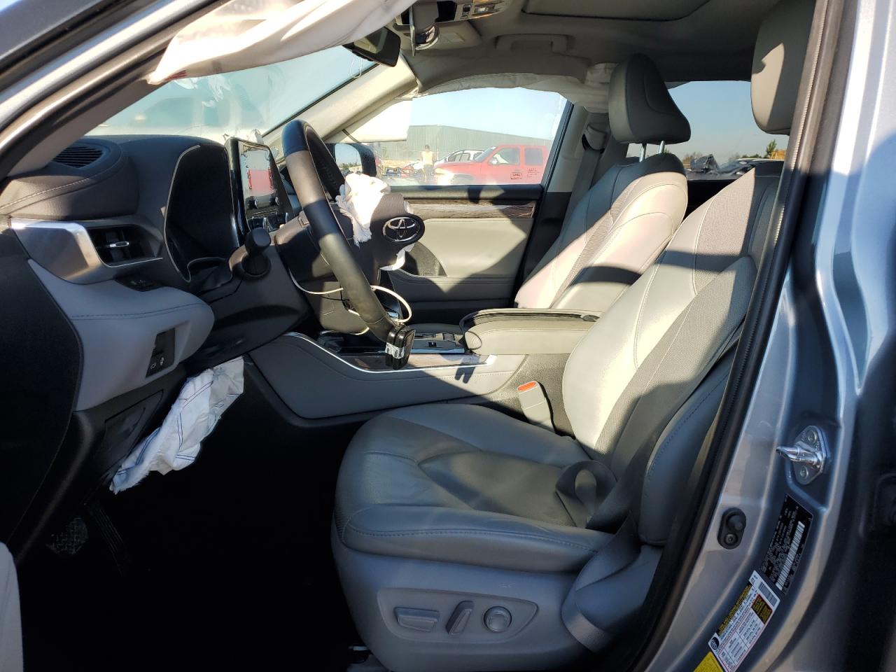 2020 Toyota Highlander - Image 7