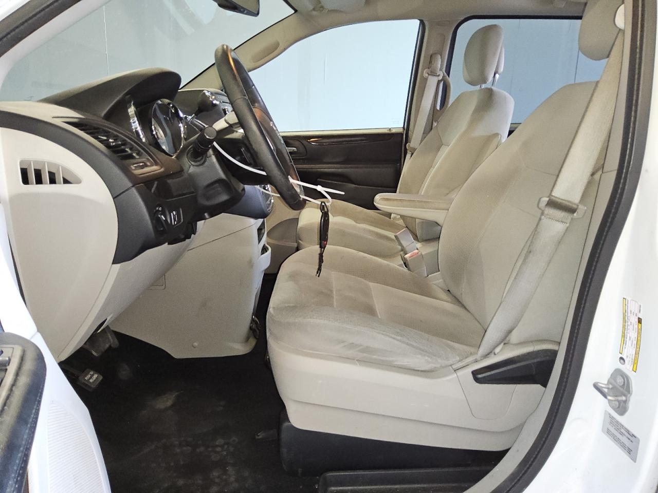 2015 Dodge Caravan - Image 7