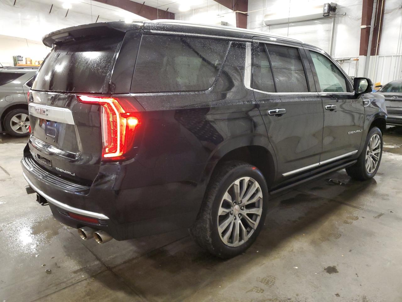 2022 GMC Yukon - Image 3