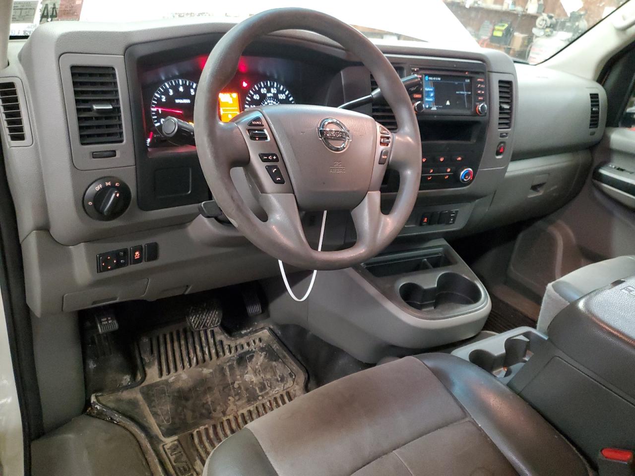 1N6AF0LY3HN810383 NISSAN NV 2017